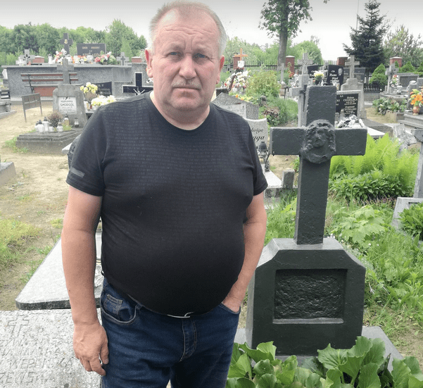 tomek michalski przed grobem